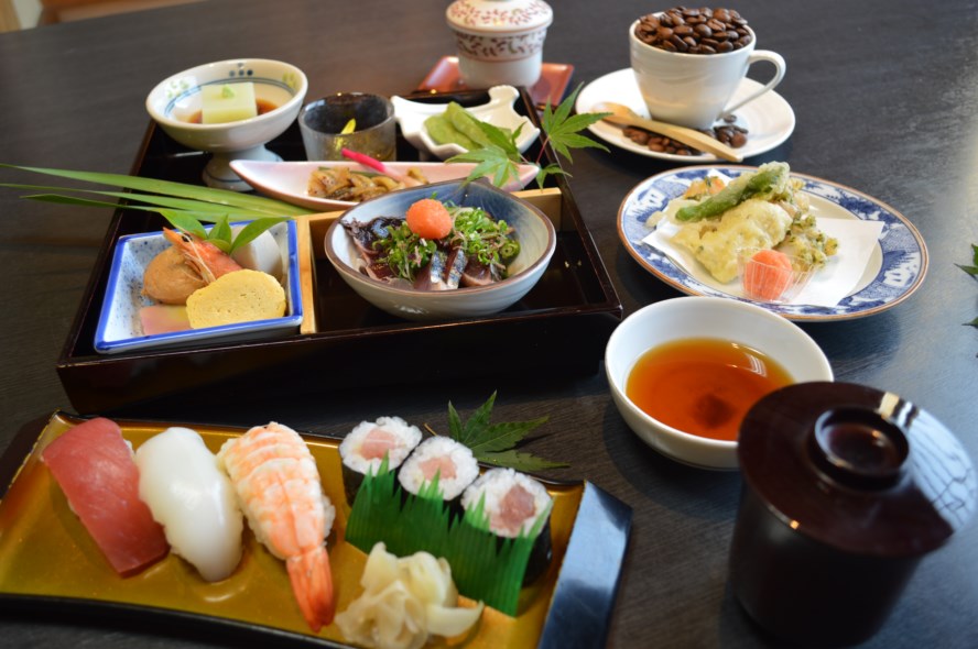 豊田市で本格和食と寿司、創業50年「だる磨　きらら亭」個室でお食い初めや慶事、宴会や接待やランチに対応。画像8