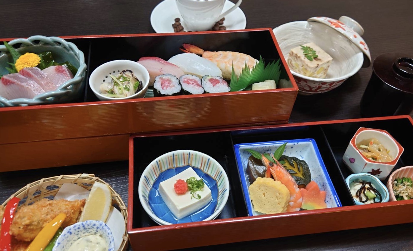 豊田市で本格和食と寿司、創業50年「だる磨　きらら亭」個室でお食い初めや慶事、宴会や接待やランチに対応。画像1
