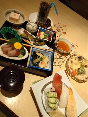 豊田市で本格和食と寿司、創業50年「だる磨　きらら亭」個室でお食い初めや慶事、宴会や接待やランチに対応。画像2
